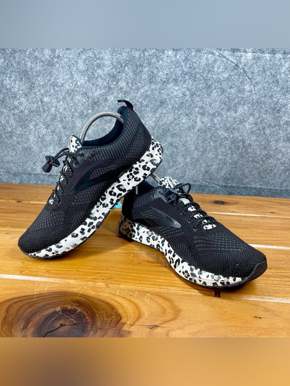 Brooks Revel 5 Womens 9.5 B Black White Leopard Oreo Running Shoes 1203611B095 - Picture 10 of 16